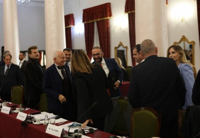 D8d40f5b a383 466c 82d2 bd27568683b4 651x450