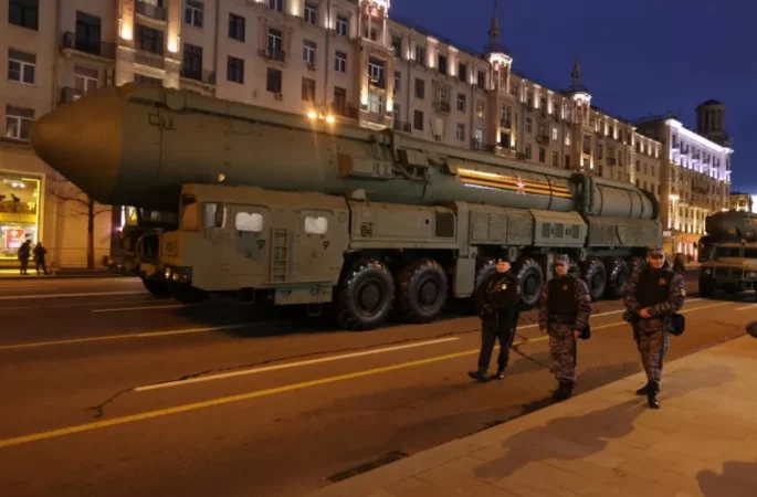 Russias nuclear capable yars missile launcher 685x450