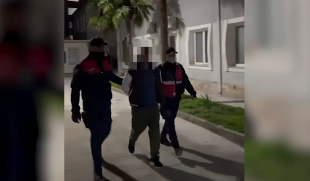 Arrestohet 37 vjecari ne borsh per kokaine dhe arme gjahu 1024x598