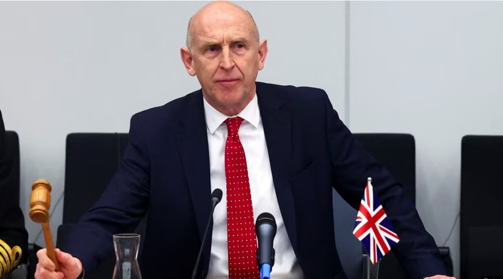 Sekretari i mbrojtjes i britanise john healey