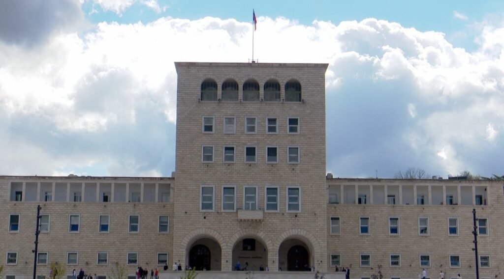 Universiteti i tiranes 1024x568