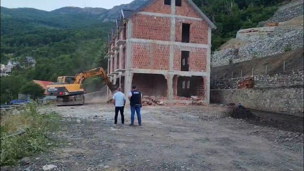 Ndertimi i fundit ne theth 1024x576