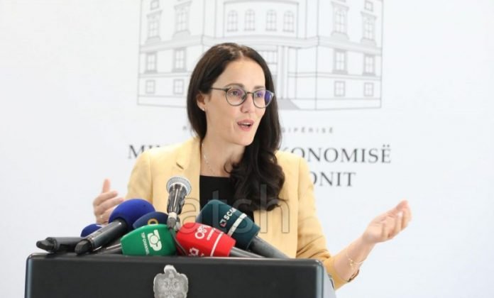 Ministrja e ekonomise dhe inovacion 4 e1759223743242 696x420
