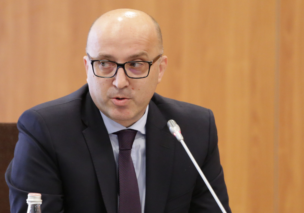 Artur metani 1024x717