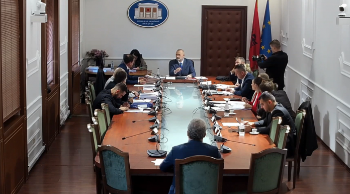 Screenshot 2025 10 28 133502 696x385