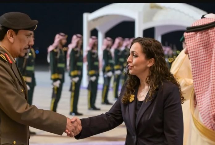 Screenshot 1 40 696x470