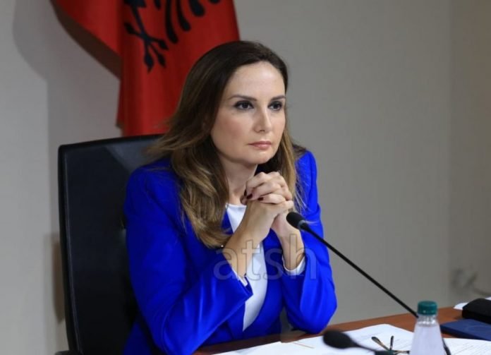 Untitled design 6 e1761657590335 696x503