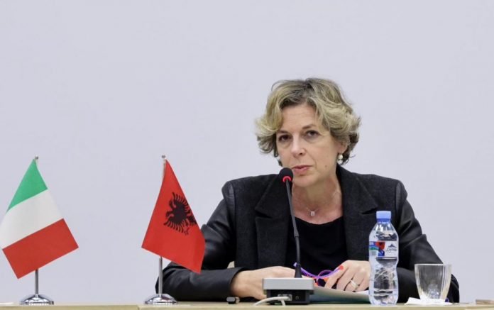 11sala e1765441820492 696x437