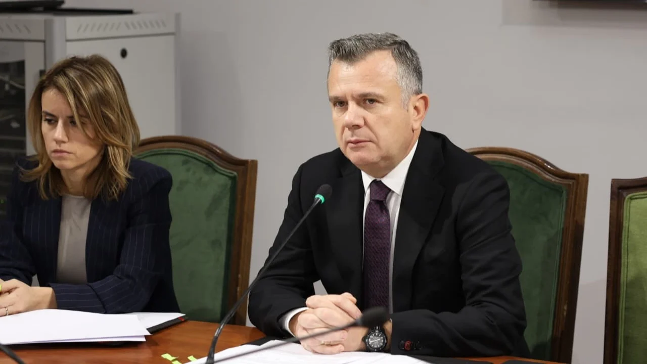 749c3b9b 05e4 4a14 bb8f 0702c86e9ed6 sd