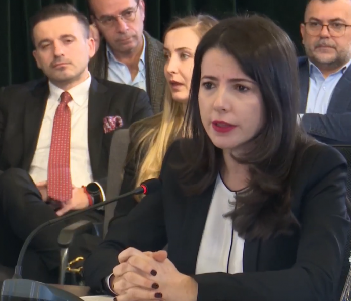 Screenshot 2025 12 16 102522 696x597