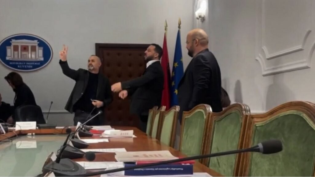 Screenshot 16 8 1024x576