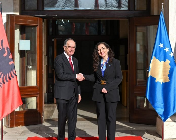 Screenshot 8 696x553