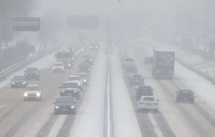 1612951920 carsstuttgart 1 696x446