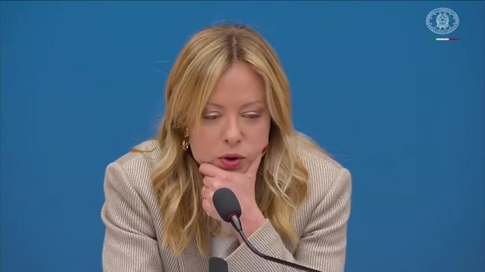 7a4f9aedf38e2eeca76622b7ad8ba17a 696x391