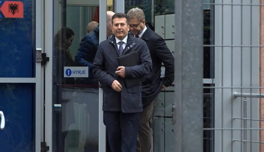 900 0 1702541100xmediu