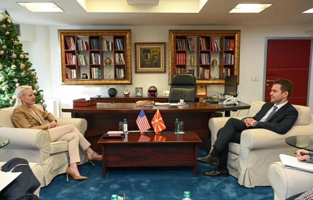 Ambasada Amerikane1 1024x657