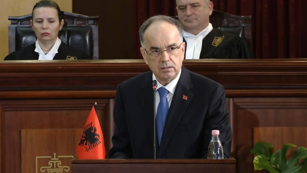 PLANE GJYK E LARTE 1.mpg snapshot 17.09.666 1024x576