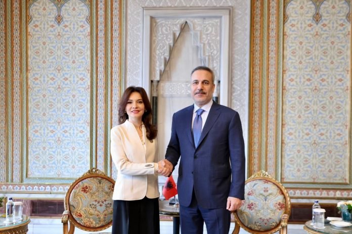 Spiropali ne Turqi 1 696x464