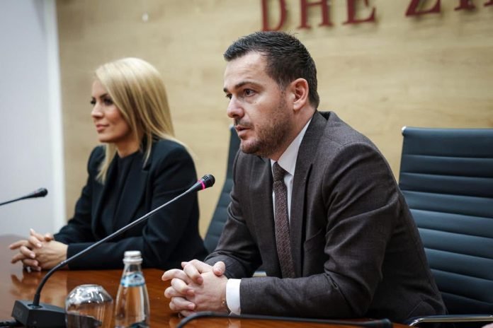 Fadc3562 4835 43ad 8f5c 85a7e6cf644c 696x464