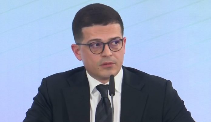 Screenshot 1 84 696x403