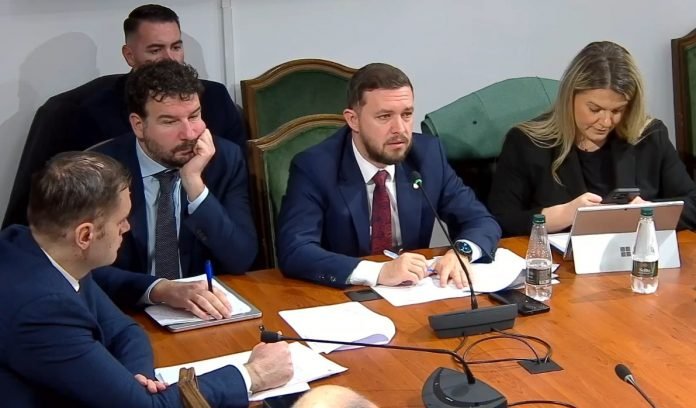 Screenshot 5 14 696x408