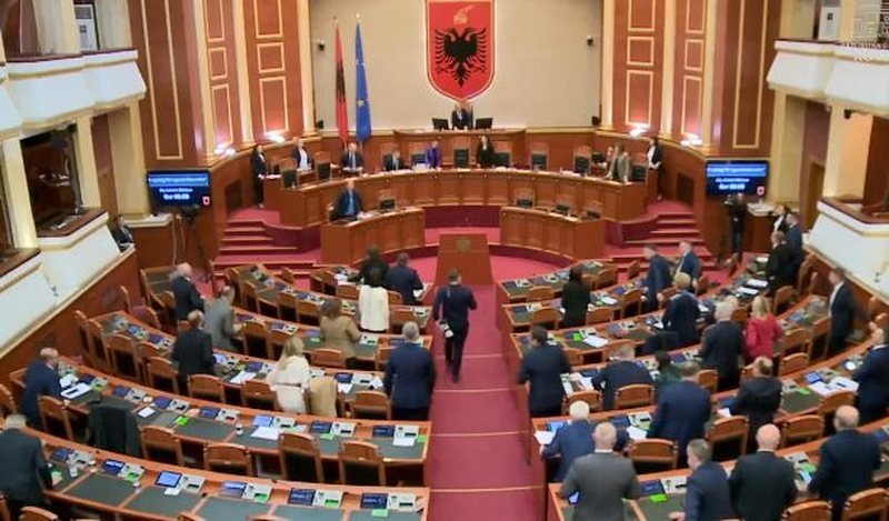 800 0 1711048259xkuvendi nje mnte heshtje