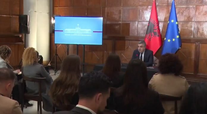 Screenshot 1 55 696x385