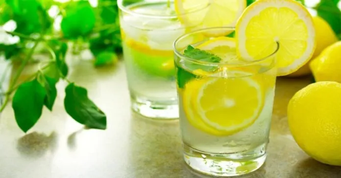 Auto A ju dobeson vertete uje me limon Ja kur duhet ta pini dhe ndikimi qe ka ne organizem Insajderi.org