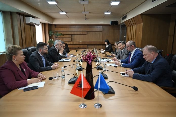 659101524 1385762170258392 3173714688596907499 n 696x464