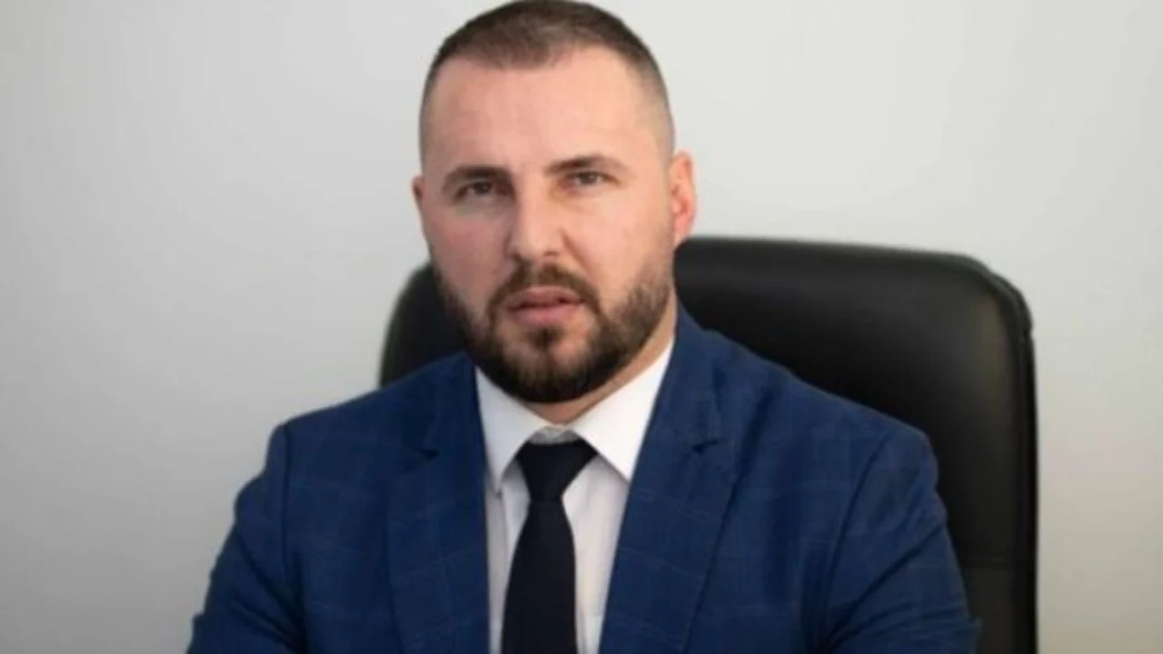 900 0 1710334956xklevis qosejpg 911 750x375 1 sd