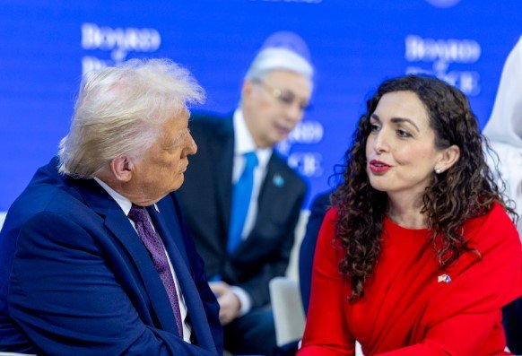 Donald Trump Vjosa Osmani.pjg