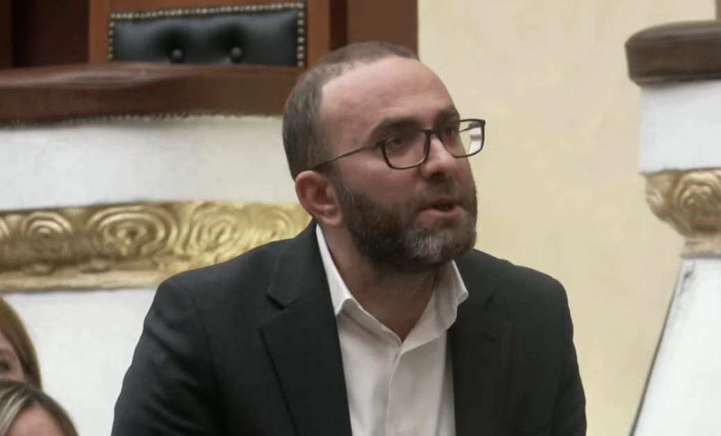 Gazment bardhi Kuvend