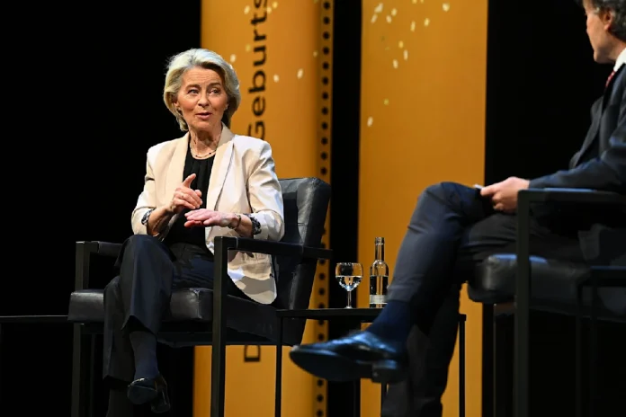 Jubilaeumsveranstaltung 80 jahre mit der zeit 696x464