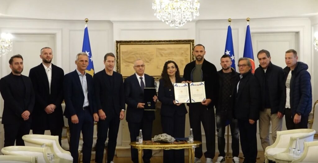 Vjosa osmani dekoron kombetaren e kosoves 1024x524