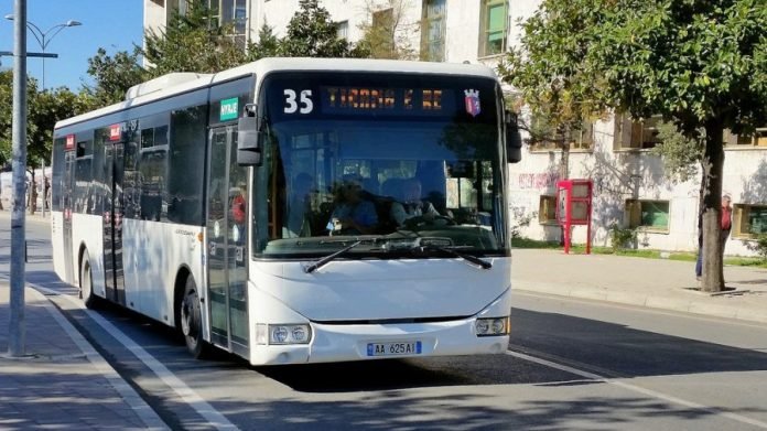 Autobus 696x391