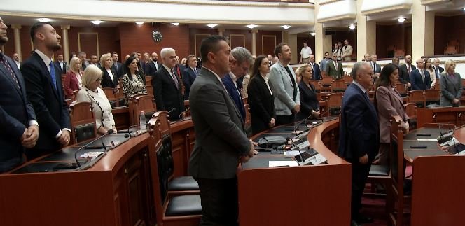 1 min heshtje per efektivin e vrare