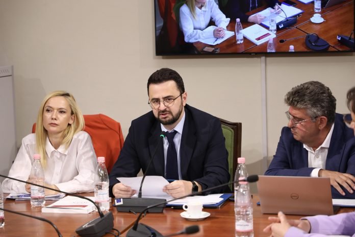 Endri1 696x464