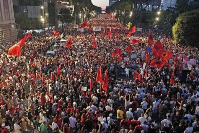 Protesta 4 4 768x513 1 674x450