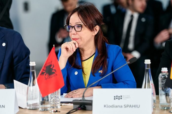 Zevendeskryetarja e Kuvendit te Shqiperise Klodiana Spahiu ne Samitin e Trete te Bucha s ne Bucha Ukraine 1 696x464